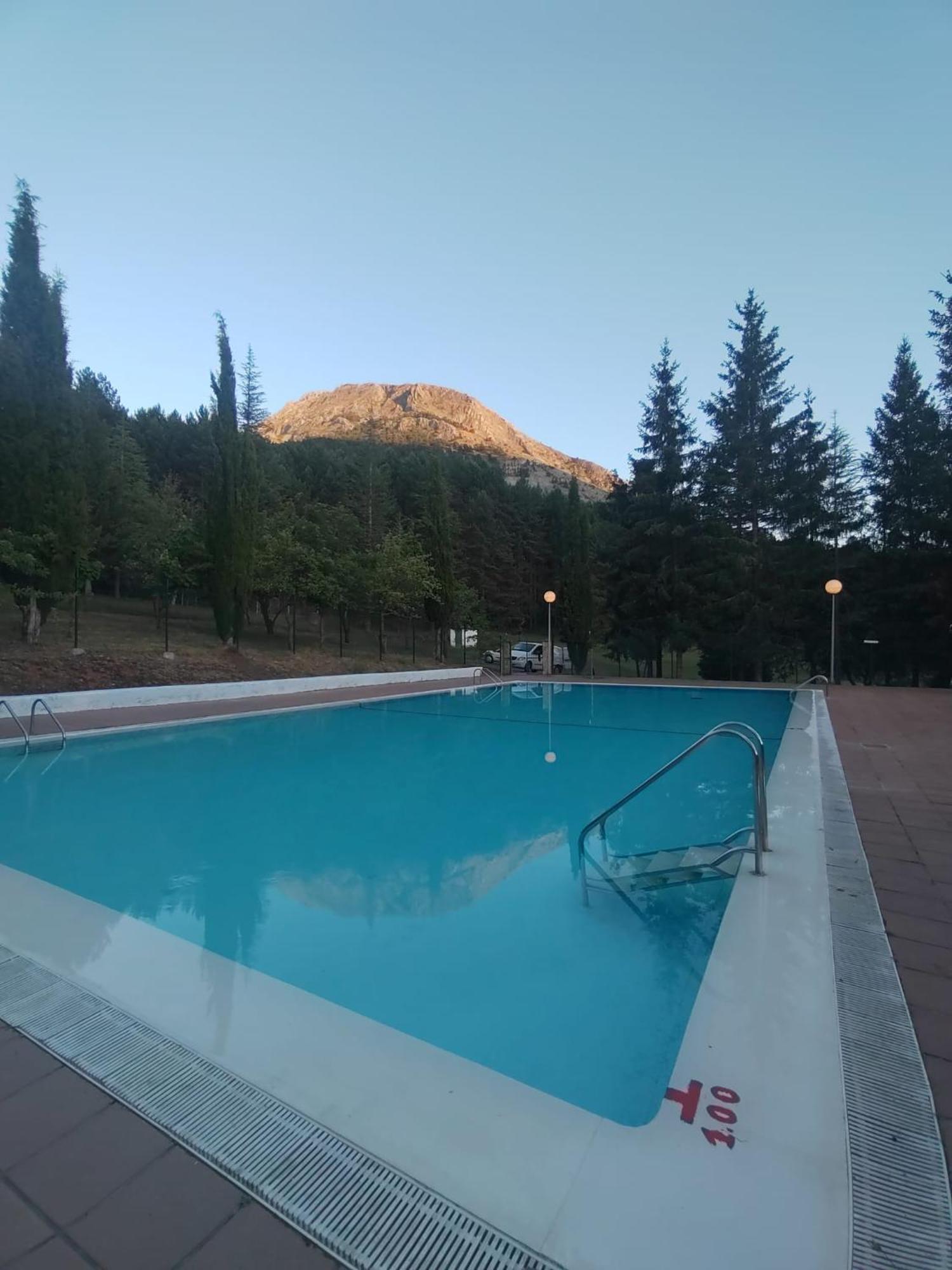 Kyomu Resort Hostel Velilla del Rio Carrion ภายนอก รูปภาพ